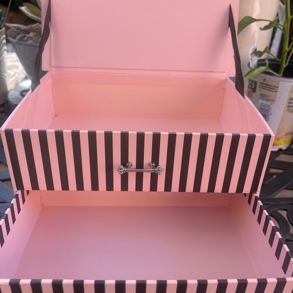 *RARE* Juicy Couture Collectible Jewelry Box - Picture 5 of 14